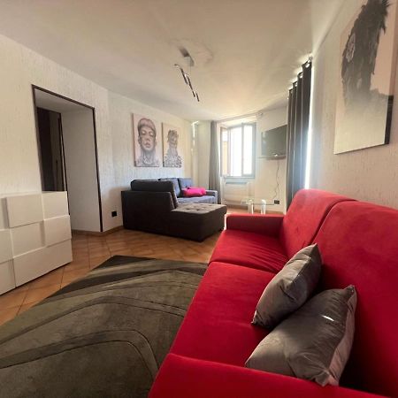 Apartment In Central Square With Lake View Ленно Екстер'єр фото