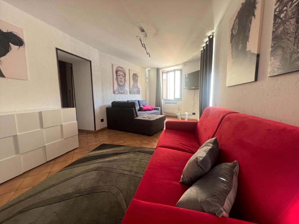 Apartment In Central Square With Lake View Ленно Екстер'єр фото