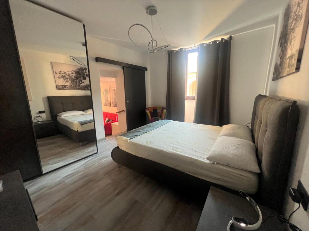 Apartment In Central Square With Lake View Ленно Екстер'єр фото