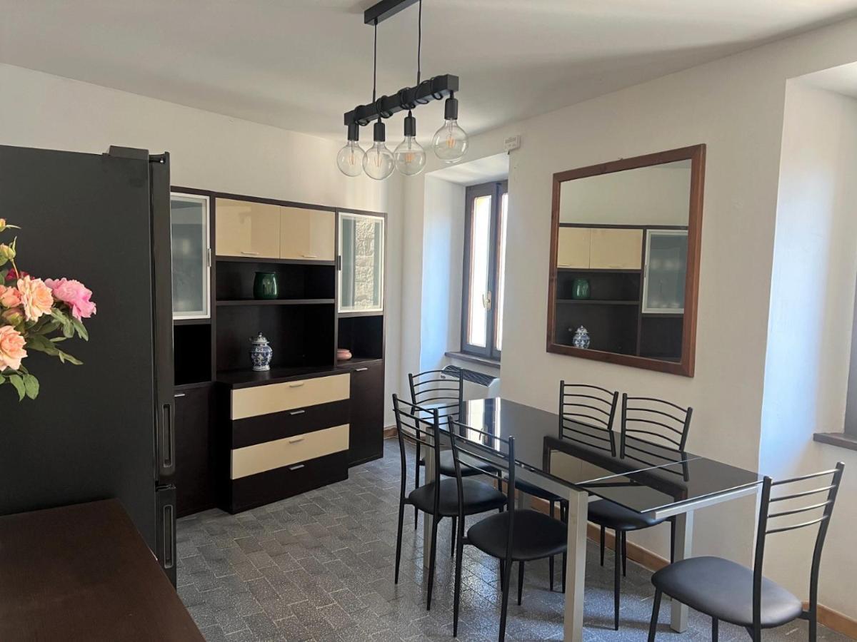 Apartment In Central Square With Lake View Ленно Екстер'єр фото