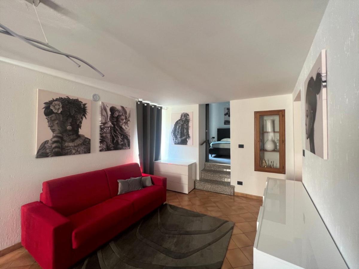 Apartment In Central Square With Lake View Ленно Екстер'єр фото