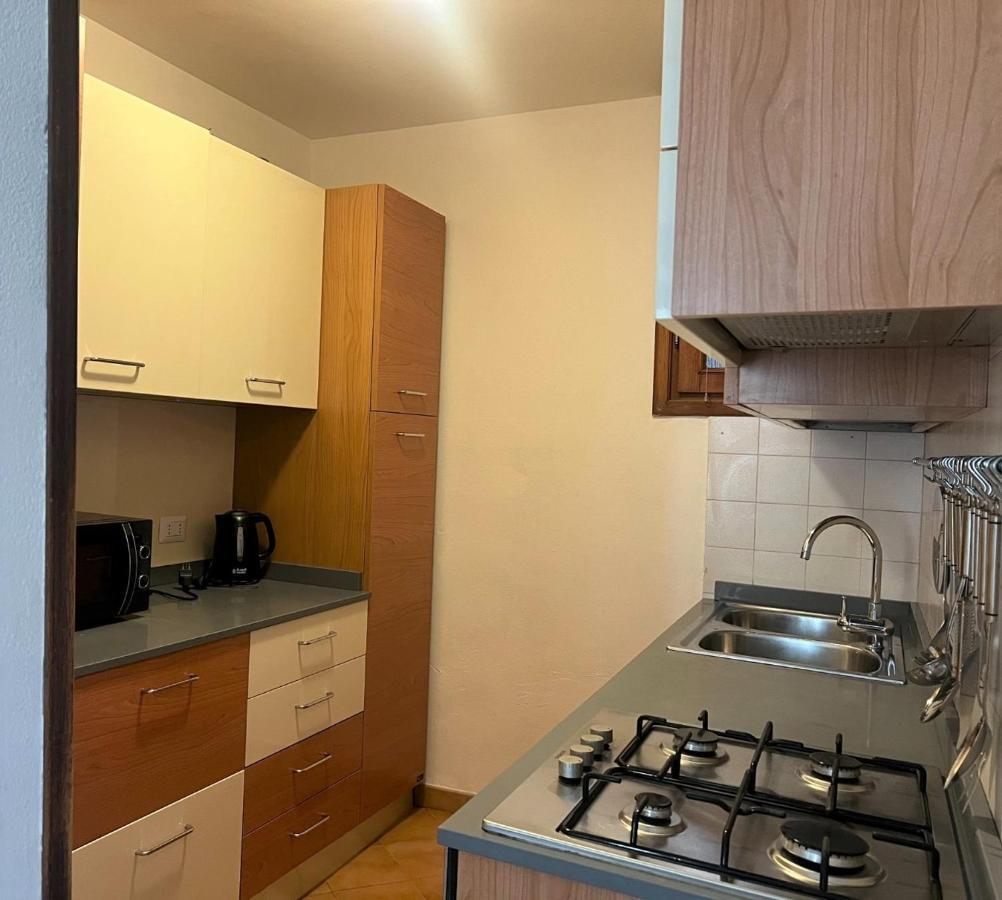Apartment In Central Square With Lake View Ленно Екстер'єр фото