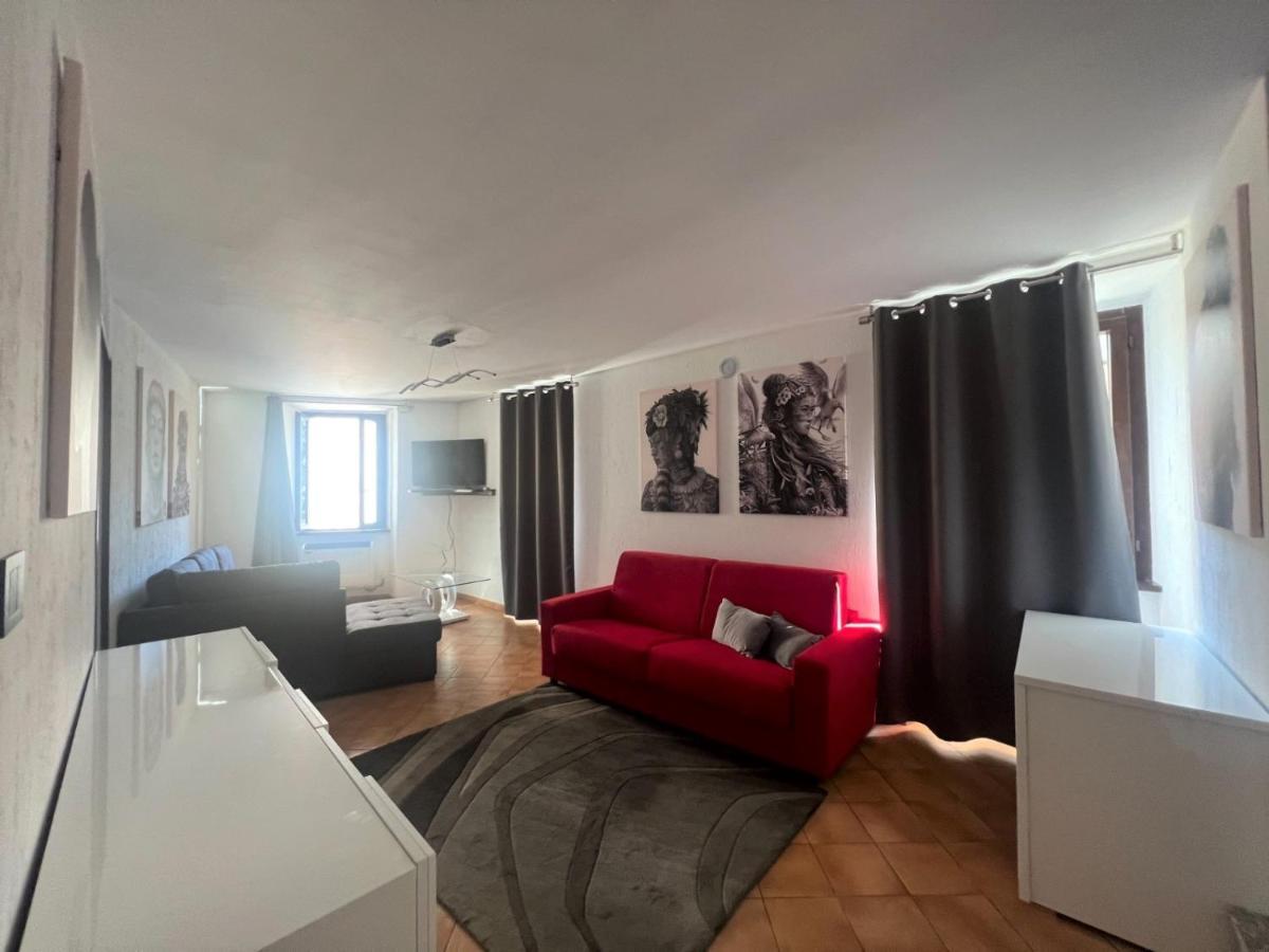 Apartment In Central Square With Lake View Ленно Екстер'єр фото