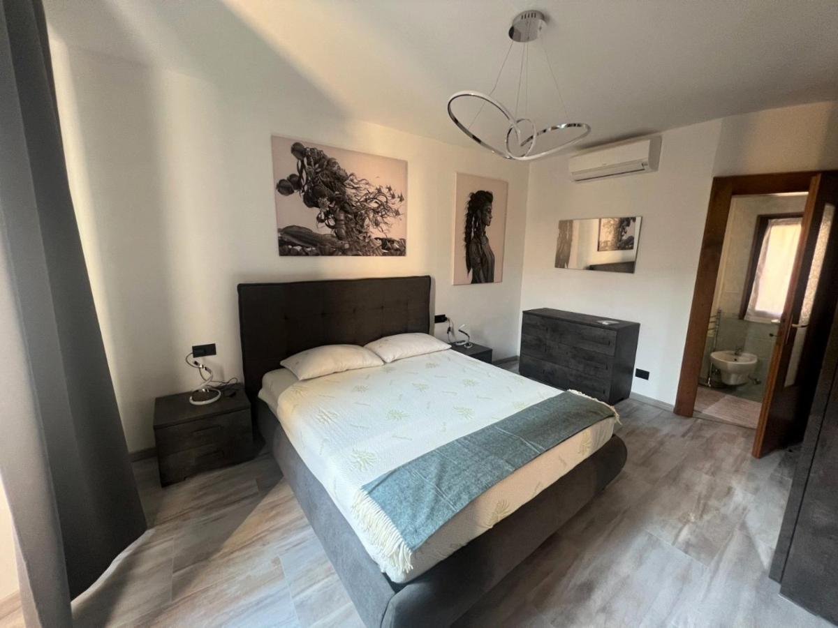 Apartment In Central Square With Lake View Ленно Екстер'єр фото